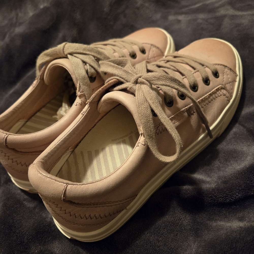 Woman's Taos Plim Soul Lux Sneakers - Picture 7 of 8